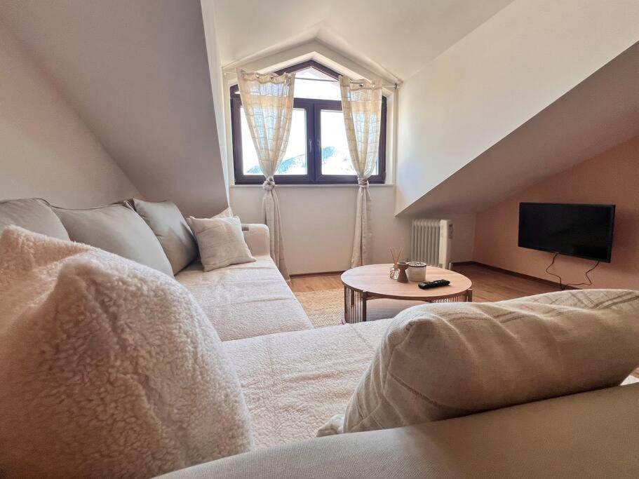 Cozy 1 Bedroom Apartment Next To The Gondola Банско Экстерьер фото